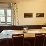 Malerwinkel, Forsthaus بيت للعطل